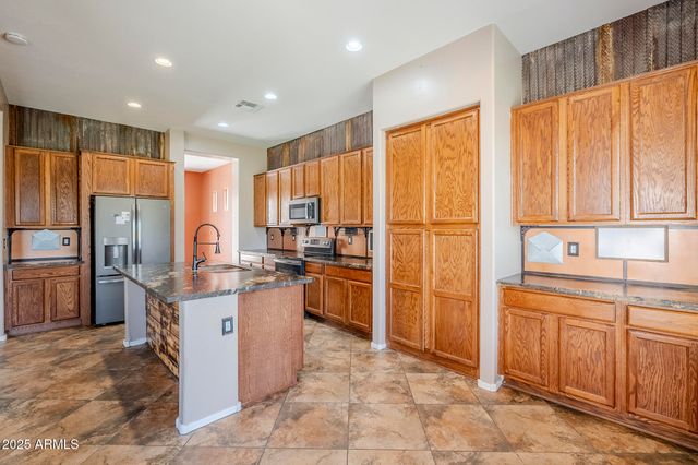 6922 S BLACK HILLS Way, Chandler, AZ 85249