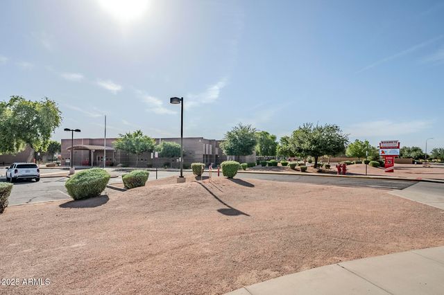 6922 S BLACK HILLS Way, Chandler, AZ 85249