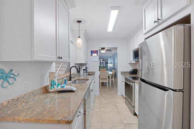 100 Shipyard Dr Apt 703, Hilton Head Island, SC 29928