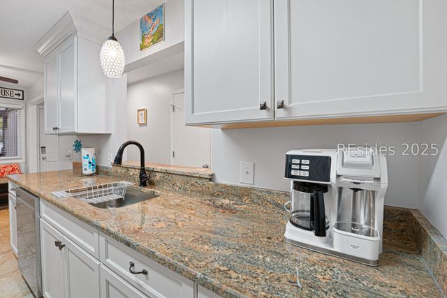 100 Shipyard Dr Apt 703, Hilton Head Island, SC 29928