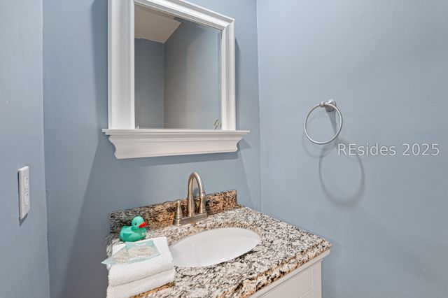 100 Shipyard Dr Apt 703, Hilton Head Island, SC 29928