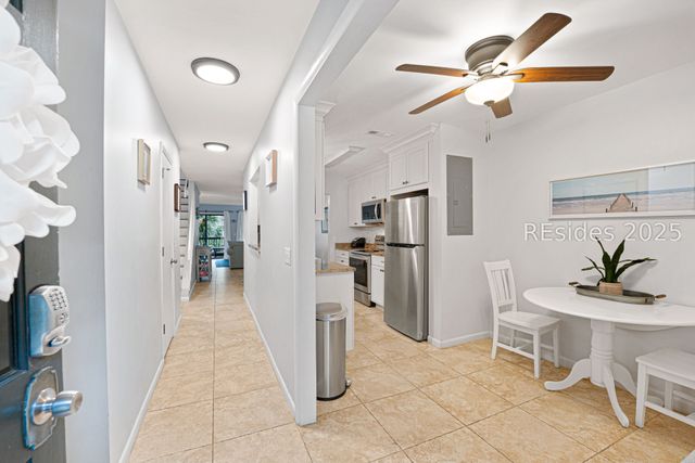 100 Shipyard Dr Apt 703, Hilton Head Island, SC 29928