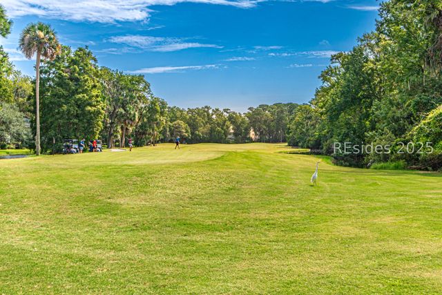 100 Shipyard Dr Apt 703, Hilton Head Island, SC 29928