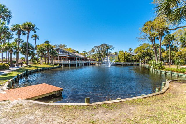 100 Shipyard Dr Apt 703, Hilton Head Island, SC 29928