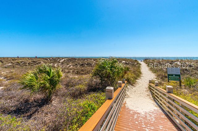 100 Shipyard Dr Apt 703, Hilton Head Island, SC 29928