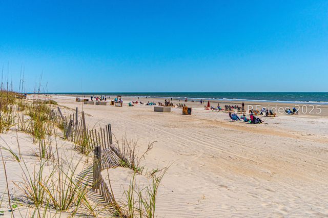 100 Shipyard Dr Apt 703, Hilton Head Island, SC 29928