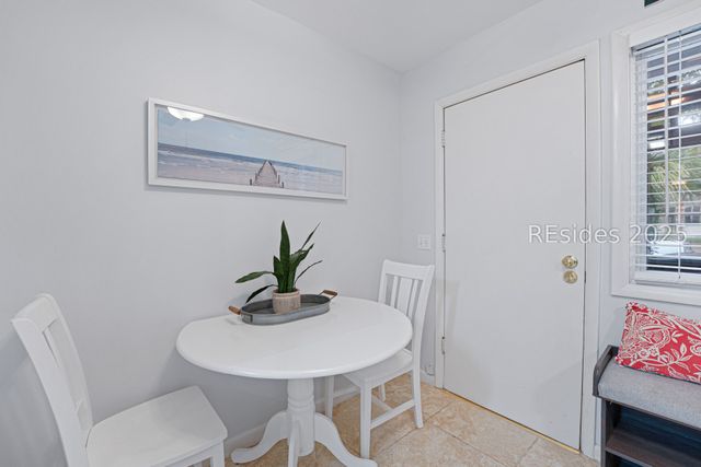 100 Shipyard Dr Apt 703, Hilton Head Island, SC 29928