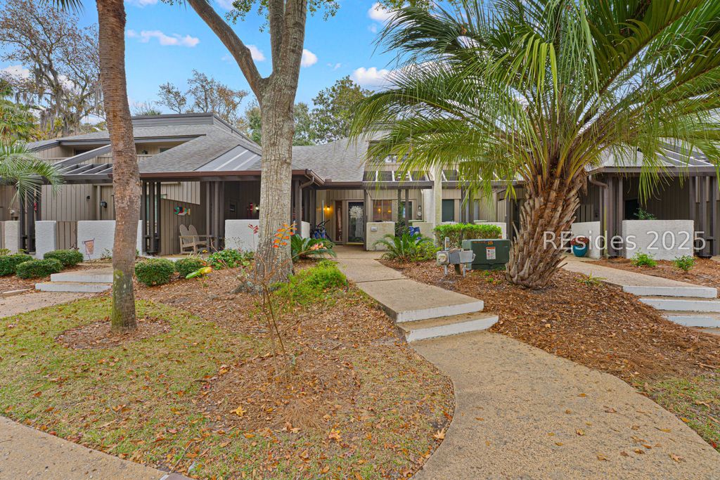 100 Shipyard Dr Apt 703, Hilton Head Island, SC 29928