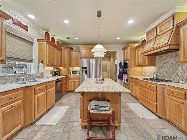 18671 Old Cypress Cir, Prairieville, LA 70769