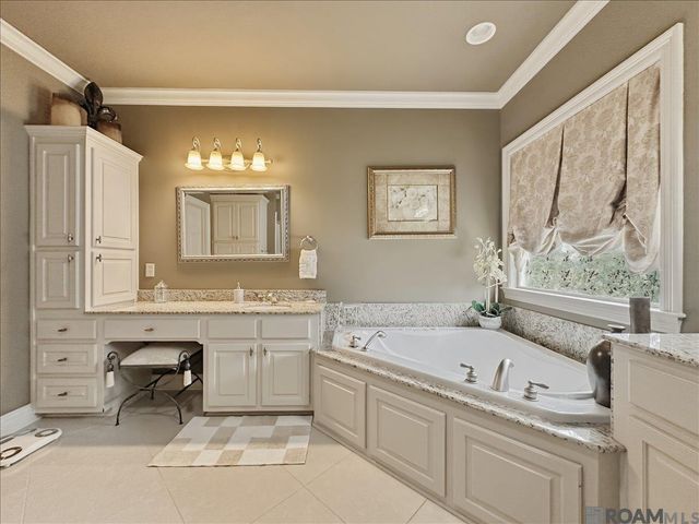 18671 Old Cypress Cir, Prairieville, LA 70769