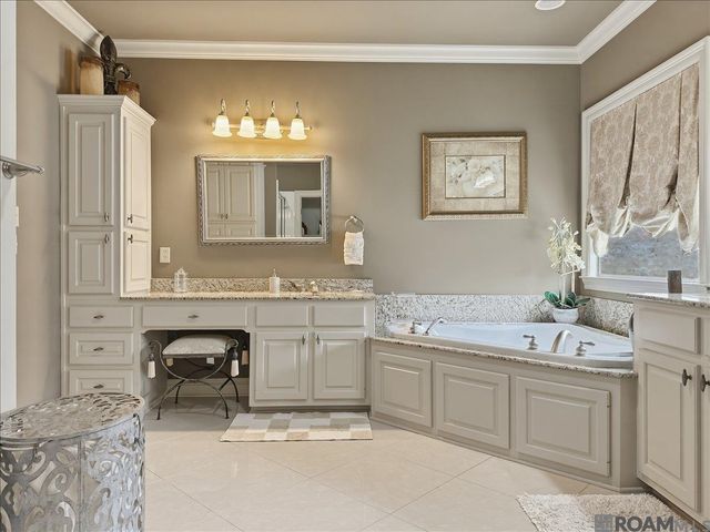18671 Old Cypress Cir, Prairieville, LA 70769