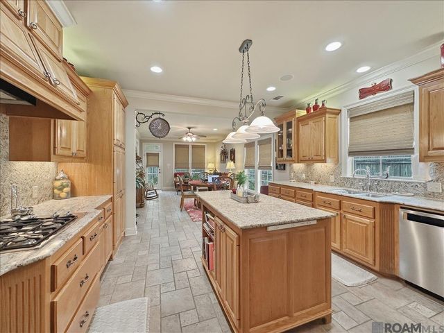 18671 Old Cypress Cir, Prairieville, LA 70769