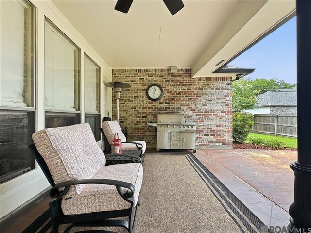 18671 Old Cypress Cir, Prairieville, LA 70769