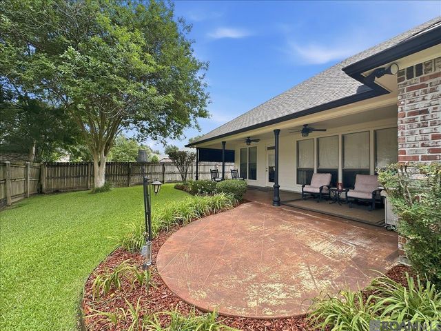 18671 Old Cypress Cir, Prairieville, LA 70769