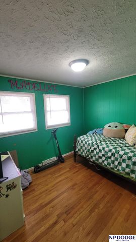 7707 Lafayette Avenue, Omaha, NE 68114