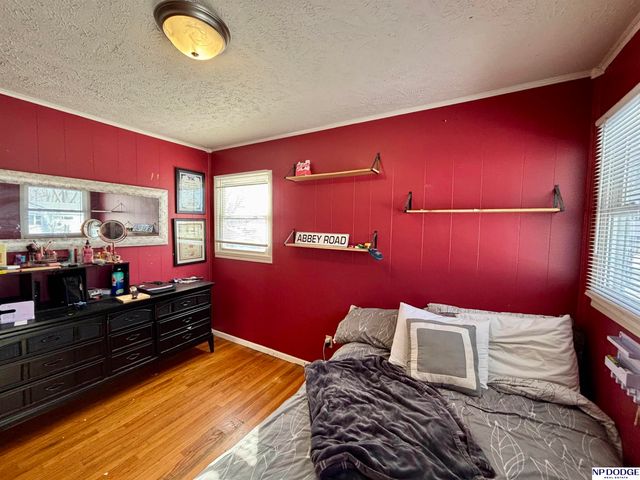 7707 Lafayette Avenue, Omaha, NE 68114