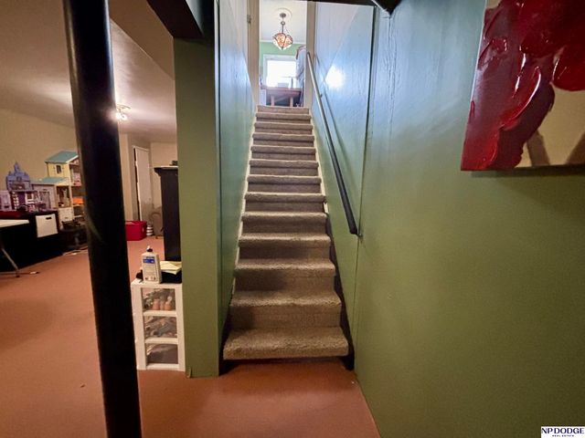 7707 Lafayette Avenue, Omaha, NE 68114