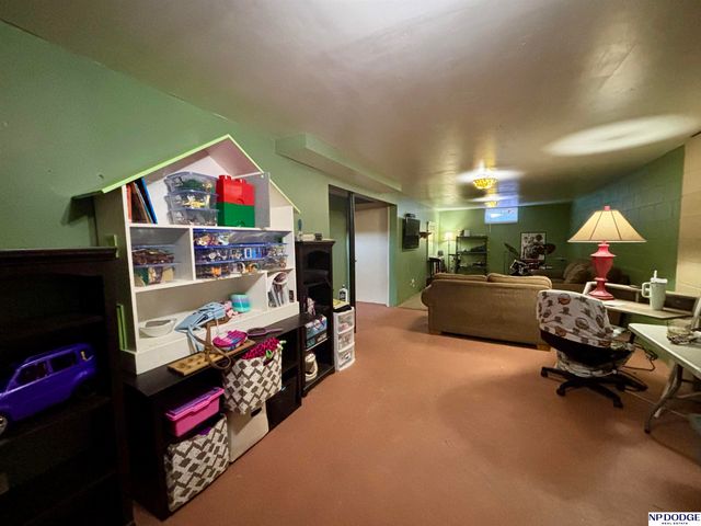 7707 Lafayette Avenue, Omaha, NE 68114