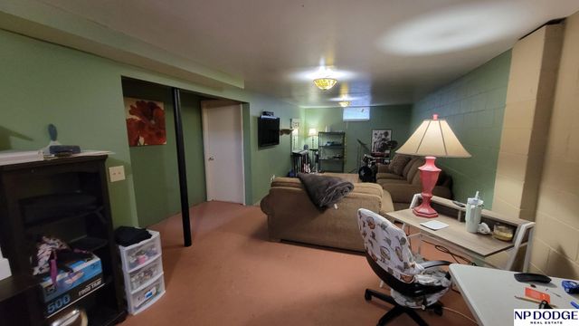 7707 Lafayette Avenue, Omaha, NE 68114