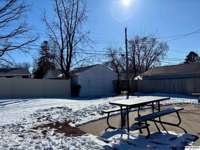 7707 Lafayette Avenue, Omaha, NE 68114