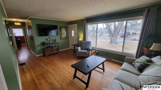 7707 Lafayette Avenue, Omaha, NE 68114