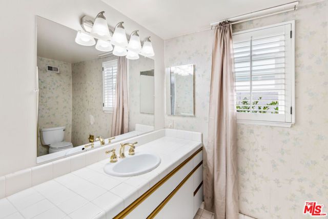 19429 Broadacres Avenue, Carson, CA 90746