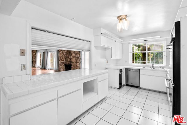 19429 Broadacres Avenue, Carson, CA 90746
