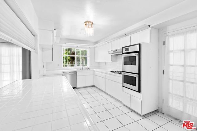 19429 Broadacres Avenue, Carson, CA 90746
