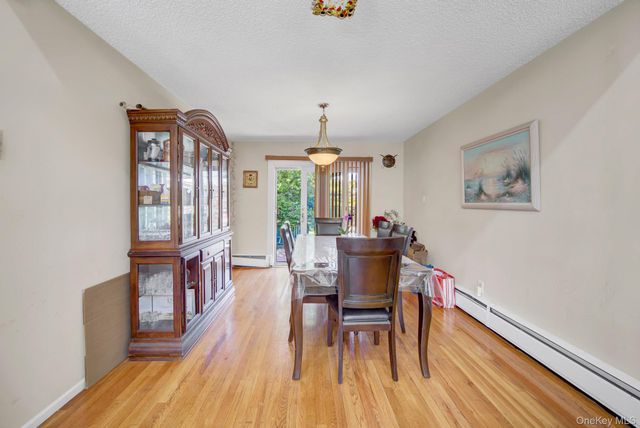 211 Cantiague Rock Road, Westbury, NY 11590