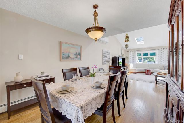 211 Cantiague Rock Road, Westbury, NY 11590