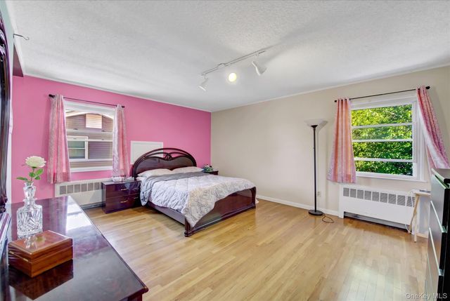 211 Cantiague Rock Road, Westbury, NY 11590