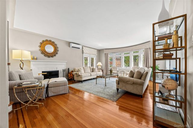 1265 Hollywood Avenue, Bronx, NY 10461