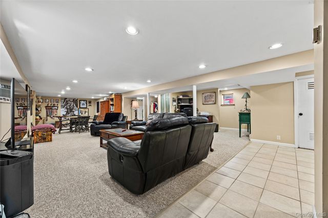 1265 Hollywood Avenue, Bronx, NY 10461