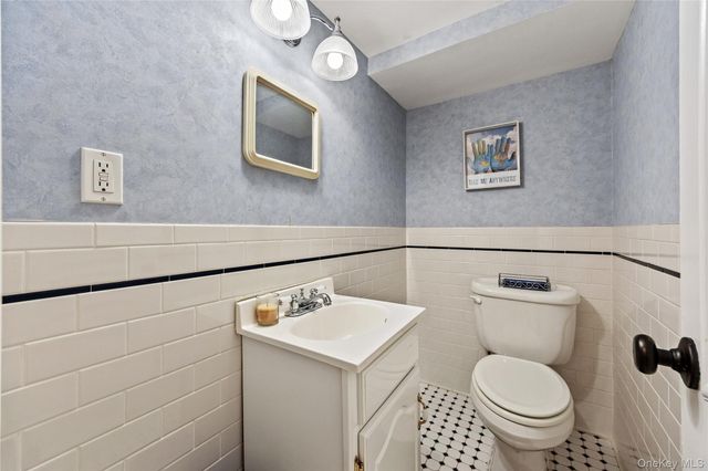 1265 Hollywood Avenue, Bronx, NY 10461