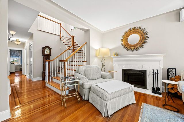 1265 Hollywood Avenue, Bronx, NY 10461