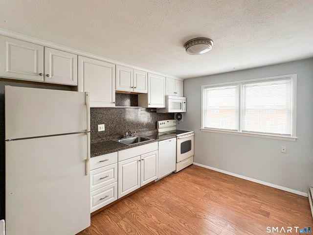 53 Hiltbrand Road APT 3-10, Bristol, CT 06010