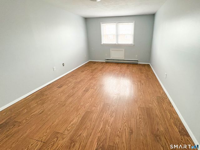 53 Hiltbrand Road APT 3-10, Bristol, CT 06010