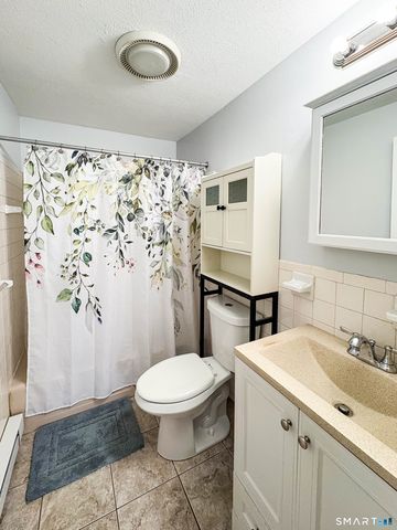 53 Hiltbrand Road APT 3-10, Bristol, CT 06010