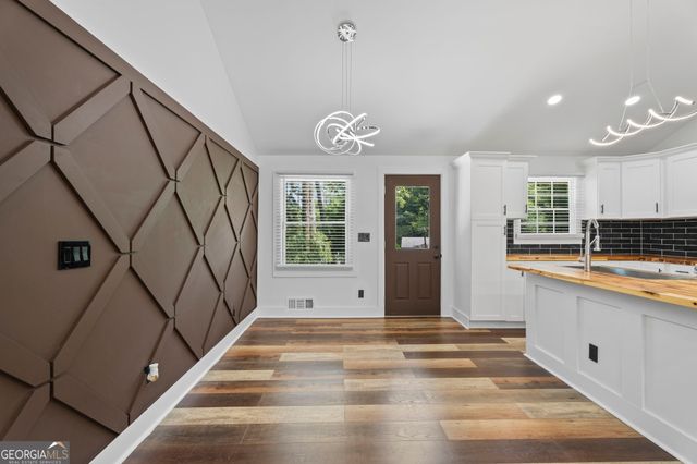 2783 Ben Hill Road, East Point, GA 30344