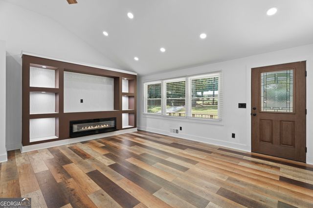 2783 Ben Hill Road, East Point, GA 30344
