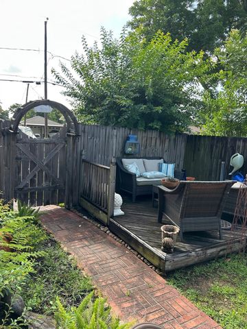 1110 Ivy Avenue, Deer Park, TX 77536