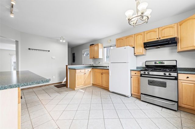 26734 Barrington Street, Madison Heights, MI 48071