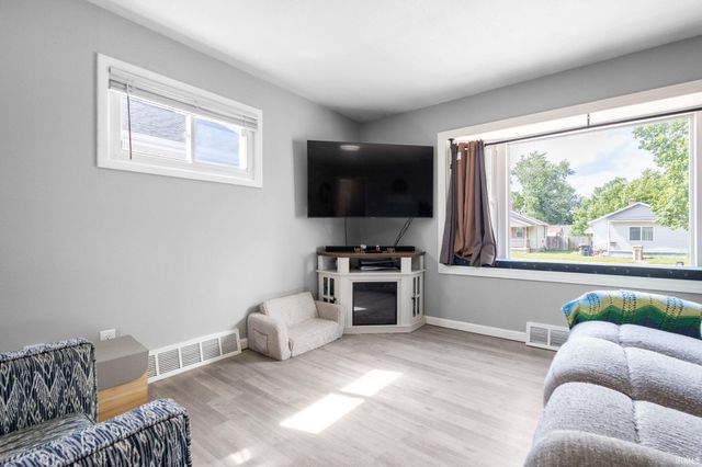 1606 E Fox Street, South Bend, IN 46613