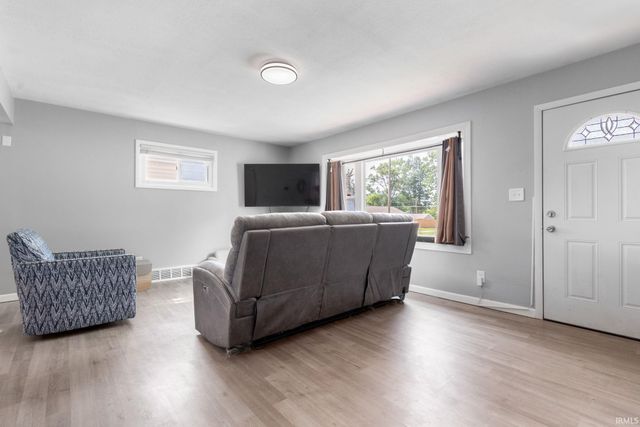 1606 E Fox Street, South Bend, IN 46613