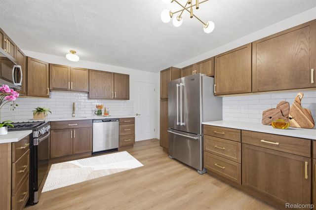 1260 S John Hix Street, Westland, MI 48186