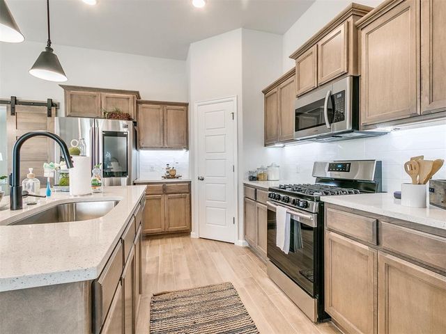 3901 Abingdon Drive, Norman, OK 73026