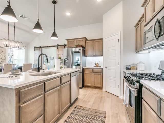 3901 Abingdon Drive, Norman, OK 73026