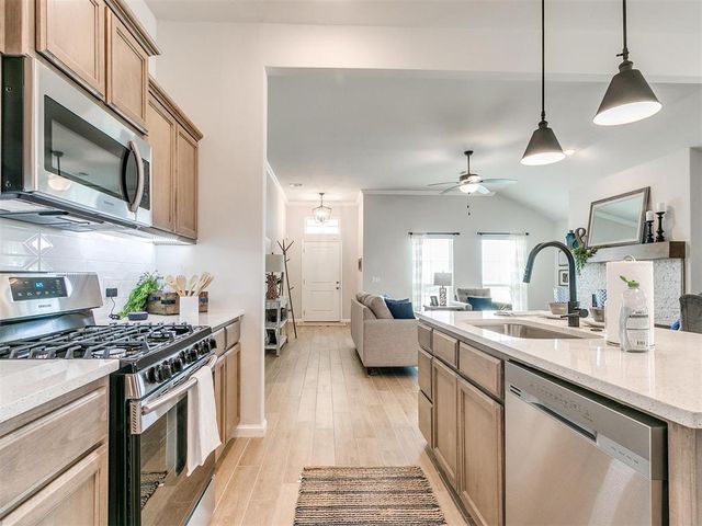 3901 Abingdon Drive, Norman, OK 73026