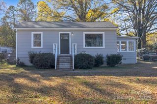 444 Oakwood Avenue, Mooresville, NC 28115