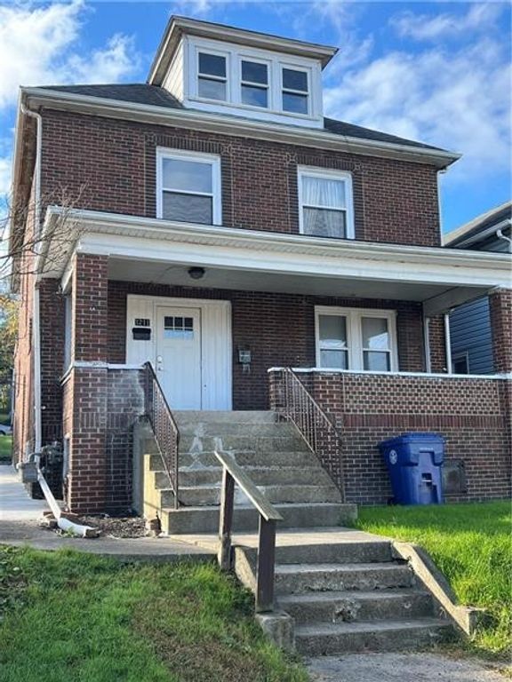 1211 Center Ave, Ellwood City, PA 16117